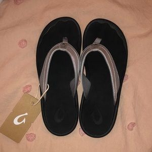 OluKai Sandals - never worn!